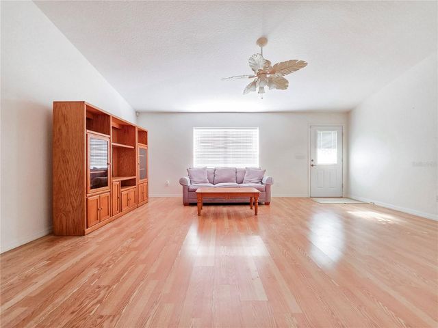 1277 GRANADA AVENUE, Daytona Beach, FL 32117