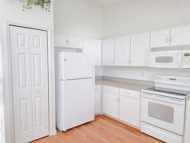 1277 GRANADA AVENUE, Daytona Beach, FL 32117