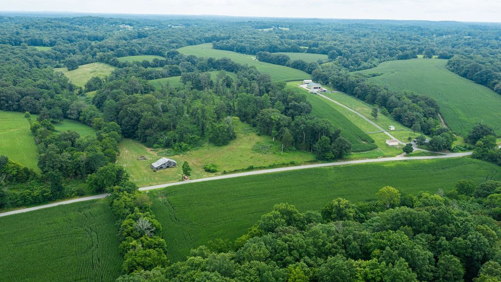 1550 Dutch Creek Rd, Westmoreland, TN 37186