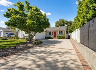 22647 Clarendon Street, Woodland Hills, CA 91367