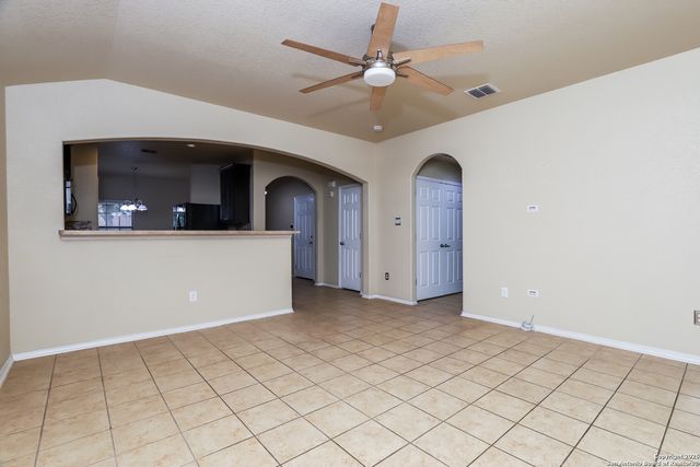 3811 Bacall, Converse, TX 78109