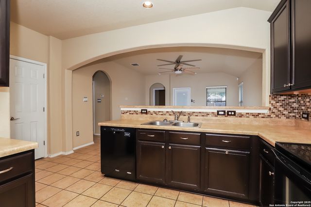 3811 Bacall, Converse, TX 78109