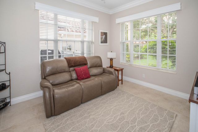 146 Lost Bridge Drive, Palm Beach Gardens, FL 33410