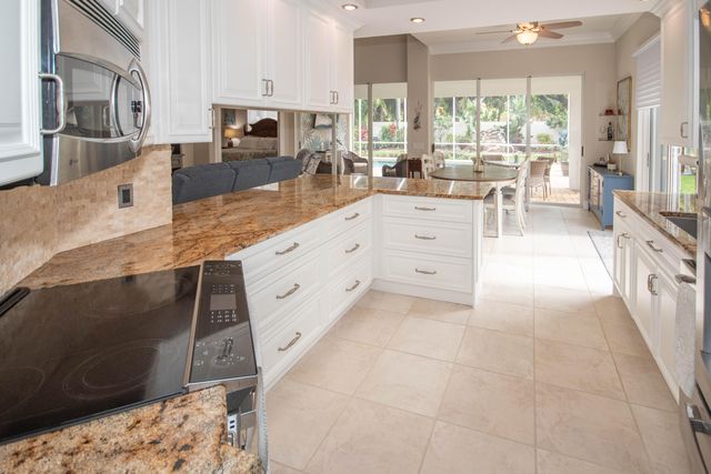 146 Lost Bridge Drive, Palm Beach Gardens, FL 33410