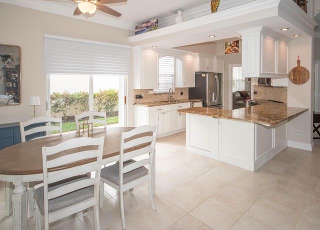 146 Lost Bridge Drive, Palm Beach Gardens, FL 33410