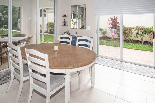 146 Lost Bridge Drive, Palm Beach Gardens, FL 33410