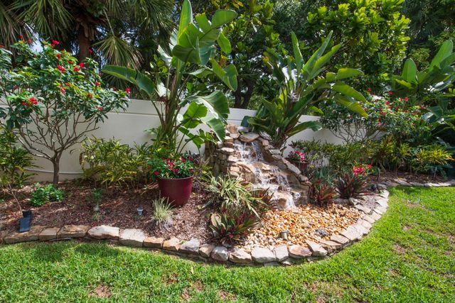 146 Lost Bridge Drive, Palm Beach Gardens, FL 33410