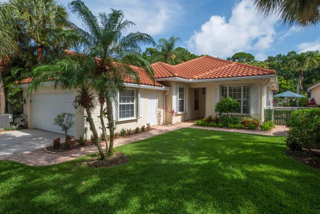 146 Lost Bridge Drive, Palm Beach Gardens, FL 33410