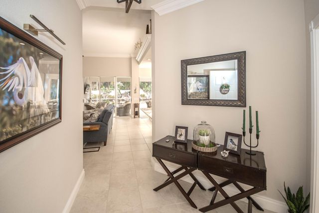 146 Lost Bridge Drive, Palm Beach Gardens, FL 33410
