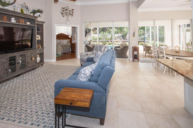 146 Lost Bridge Drive, Palm Beach Gardens, FL 33410