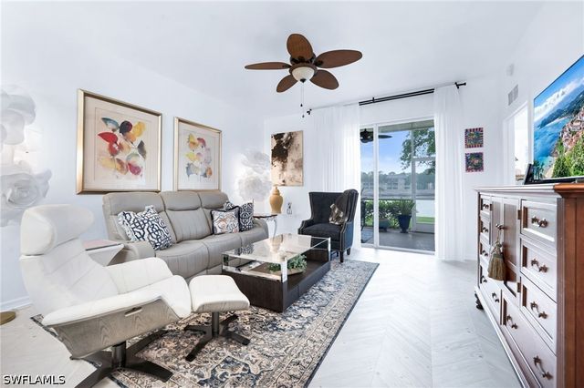 2860 Cypress Trace CIR 1813, Naples, FL 34119
