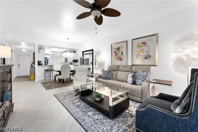 2860 Cypress Trace CIR 1813, Naples, FL 34119