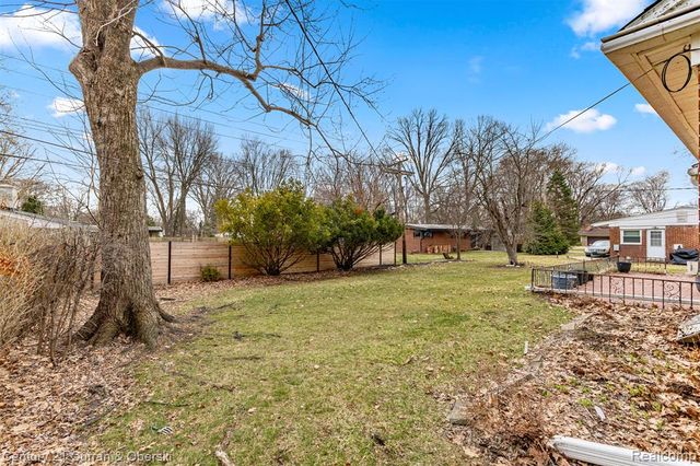 18925 Webster Avenue, Southfield, MI 48076