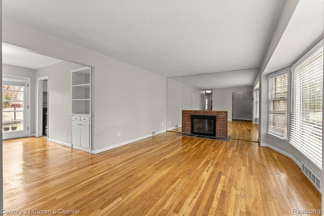 18925 Webster Avenue, Southfield, MI 48076