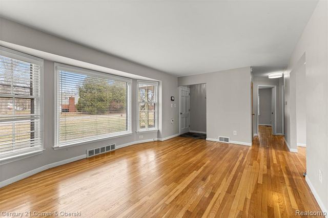 18925 Webster Avenue, Southfield, MI 48076