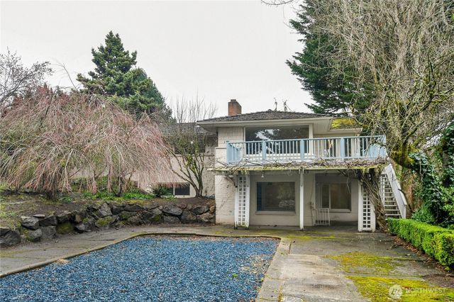 921 Sunset Way, Bellevue, WA 98004