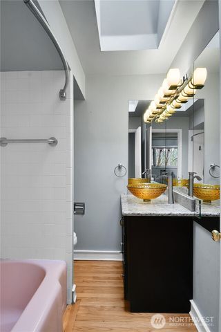 921 Sunset Way, Bellevue, WA 98004