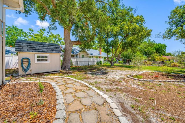 2415 11TH STREET N, St Petersburg, FL 33704