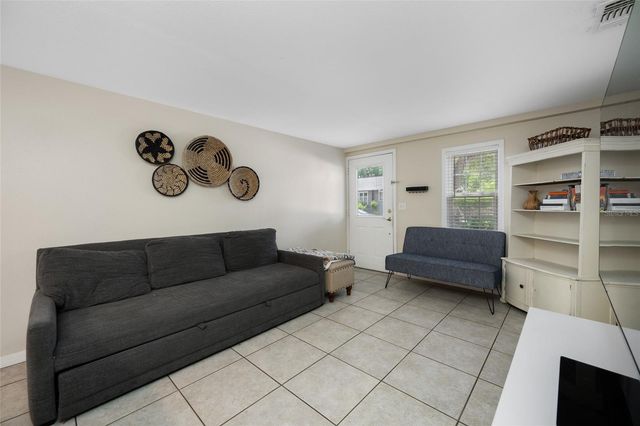 2415 11TH STREET N, St Petersburg, FL 33704