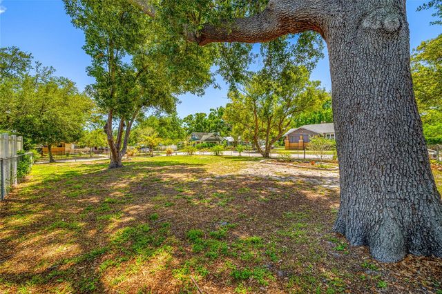 2415 11TH STREET N, St Petersburg, FL 33704