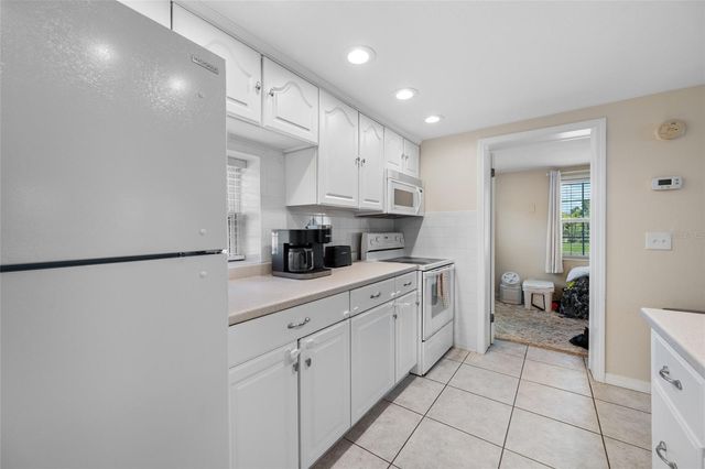 2415 11TH STREET N, St Petersburg, FL 33704