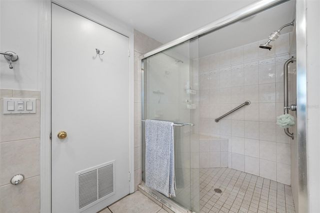 2415 11TH STREET N, St Petersburg, FL 33704