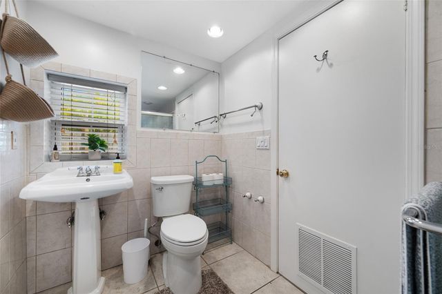 2415 11TH STREET N, St Petersburg, FL 33704