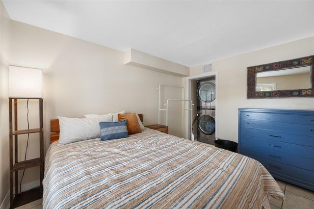 2415 11TH STREET N, St Petersburg, FL 33704