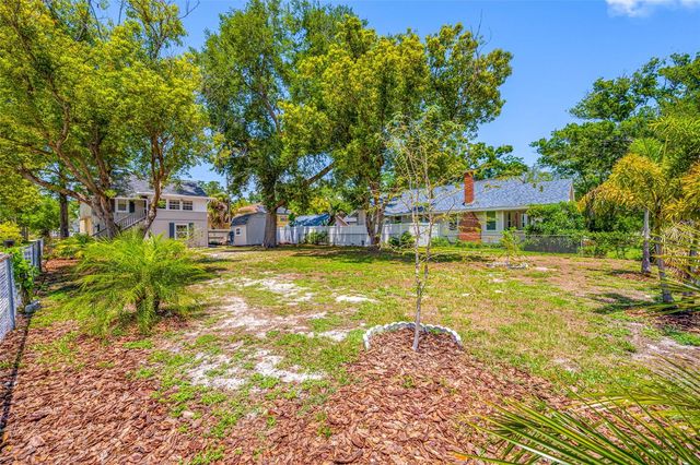 2415 11TH STREET N, St Petersburg, FL 33704