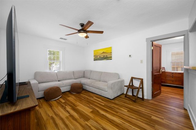 2415 11TH STREET N, St Petersburg, FL 33704