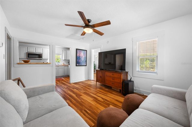 2415 11TH STREET N, St Petersburg, FL 33704