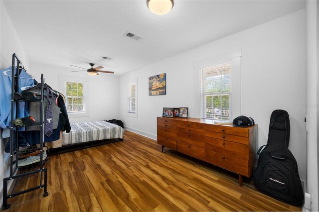 2415 11TH STREET N, St Petersburg, FL 33704