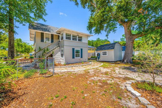 2415 11TH STREET N, St Petersburg, FL 33704