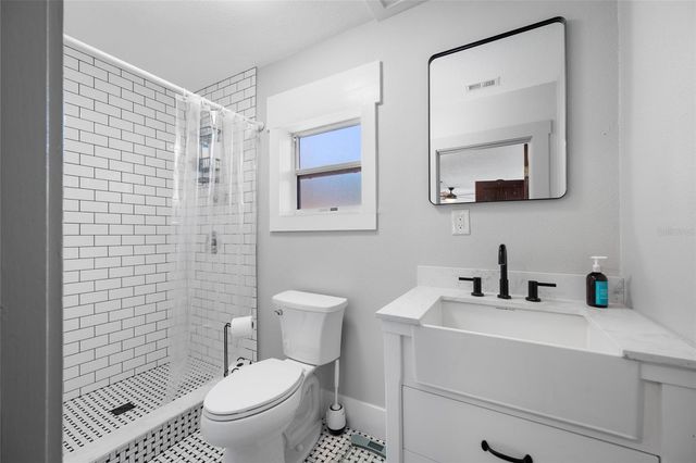 2415 11TH STREET N, St Petersburg, FL 33704