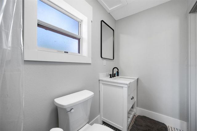 2415 11TH STREET N, St Petersburg, FL 33704