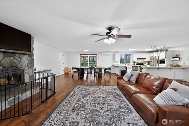 2270 Wellman Place, Oak Harbor, WA 98277