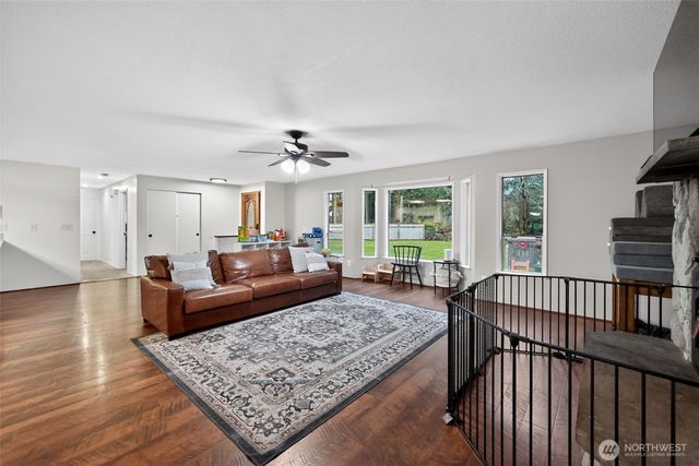 2270 Wellman Place, Oak Harbor, WA 98277