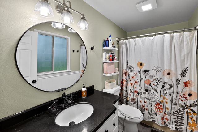 2270 Wellman Place, Oak Harbor, WA 98277