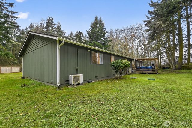2270 Wellman Place, Oak Harbor, WA 98277
