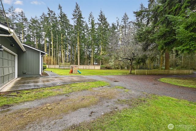 2270 Wellman Place, Oak Harbor, WA 98277