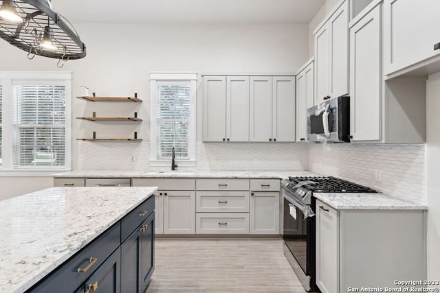 291 S EAST AVE, New Braunfels, TX 78130