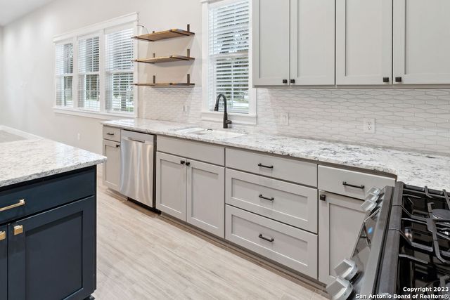 291 S EAST AVE, New Braunfels, TX 78130