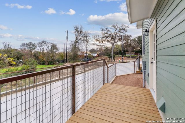 291 S EAST AVE, New Braunfels, TX 78130