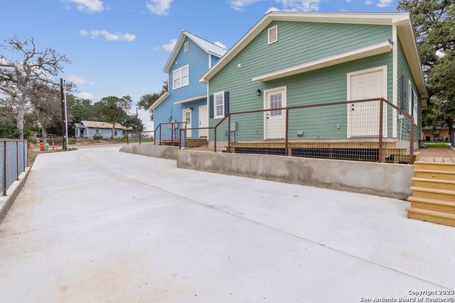291 S EAST AVE, New Braunfels, TX 78130