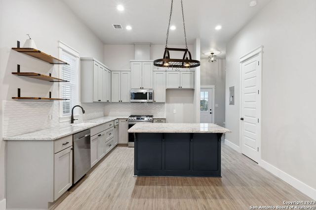 291 S EAST AVE, New Braunfels, TX 78130