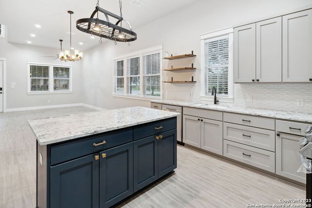 291 S EAST AVE, New Braunfels, TX 78130