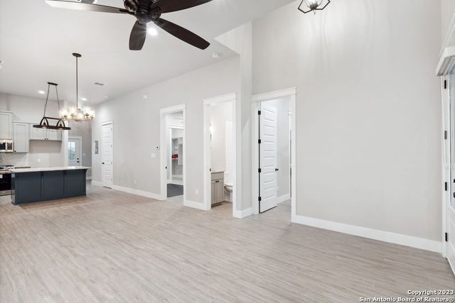 291 S EAST AVE, New Braunfels, TX 78130