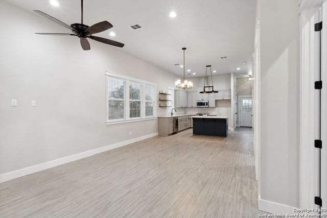 291 S EAST AVE, New Braunfels, TX 78130