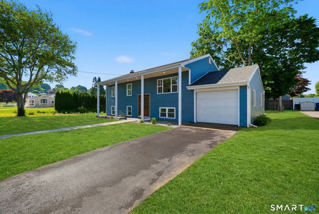 17 Fifth Avenue, Waterford, CT 06385