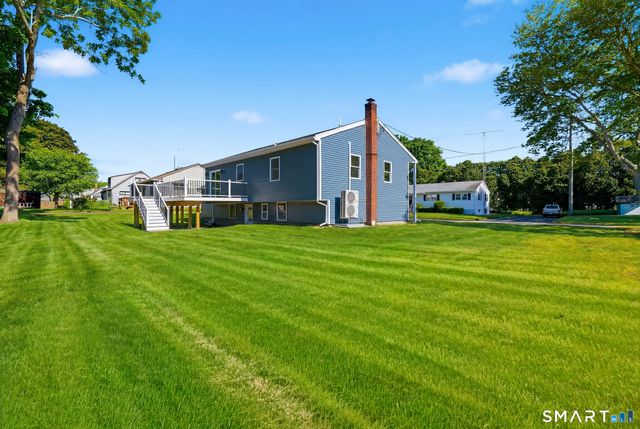 17 Fifth Avenue, Waterford, CT 06385